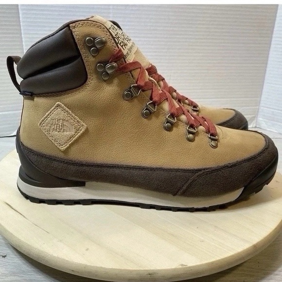 The North Face Mens 11.5 Back To Berkeley IV WP Hiking Boots Brown